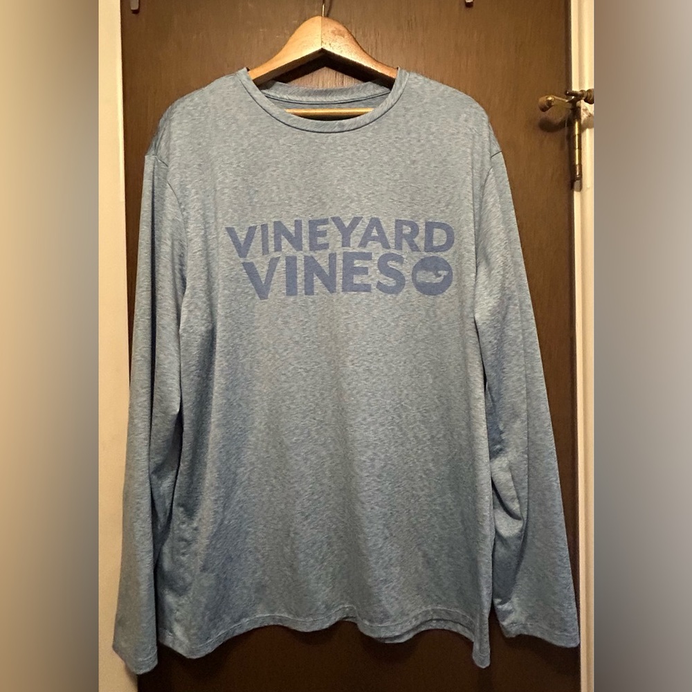 Vineyard Vines Men's large Long Sleeve Tee in Heather Blue with Logo